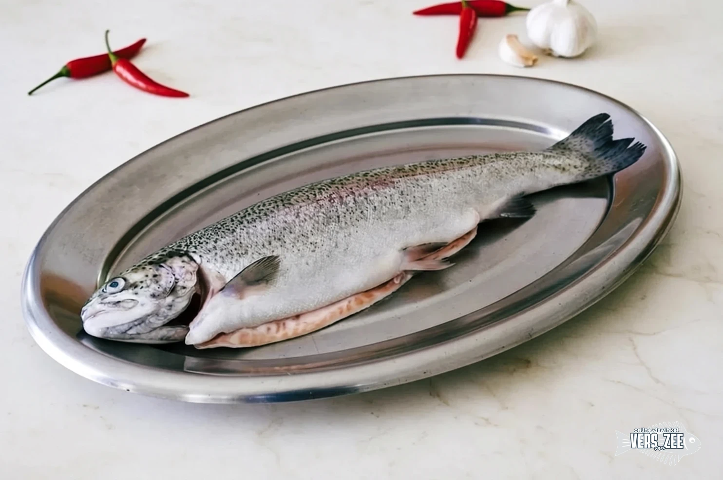 Verse forel op een schaal